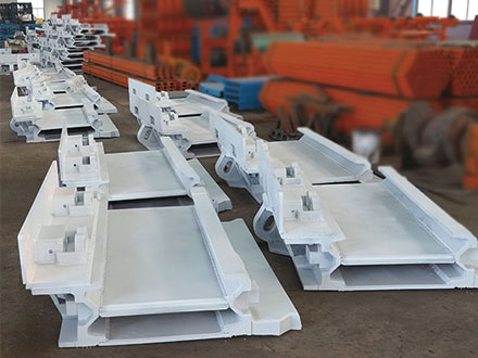 煤矿刮板机配件厂家 SGZ764铸造中部槽 矿用刮板输送机溜槽 矿山设备
